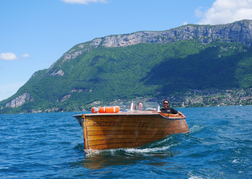 30 min Electric Cruise - Mouette II - 1950 woodenboat (On-the-hour departure)