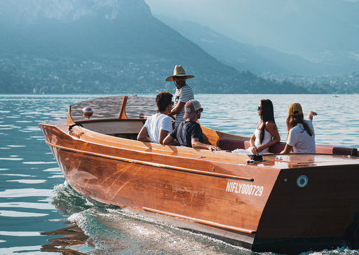 3. Grand Lake Discovery – 1 hour cruise - Greenwood I (On-the-hour departure)